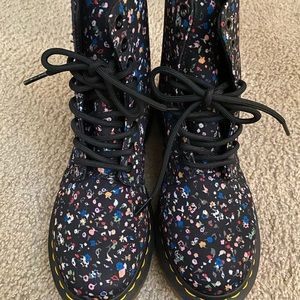 Dr martens page Courtney boots size 7 women
